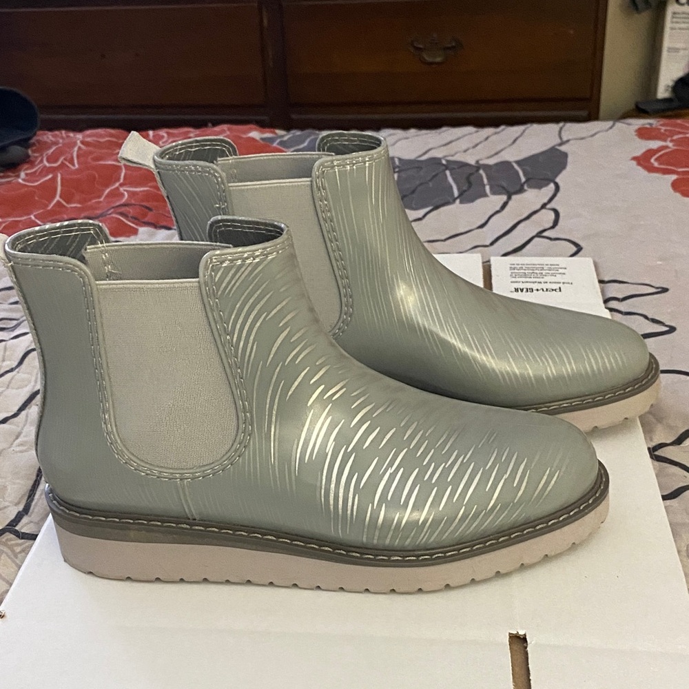 Stylish Gray Women's Winter & Rain Boots